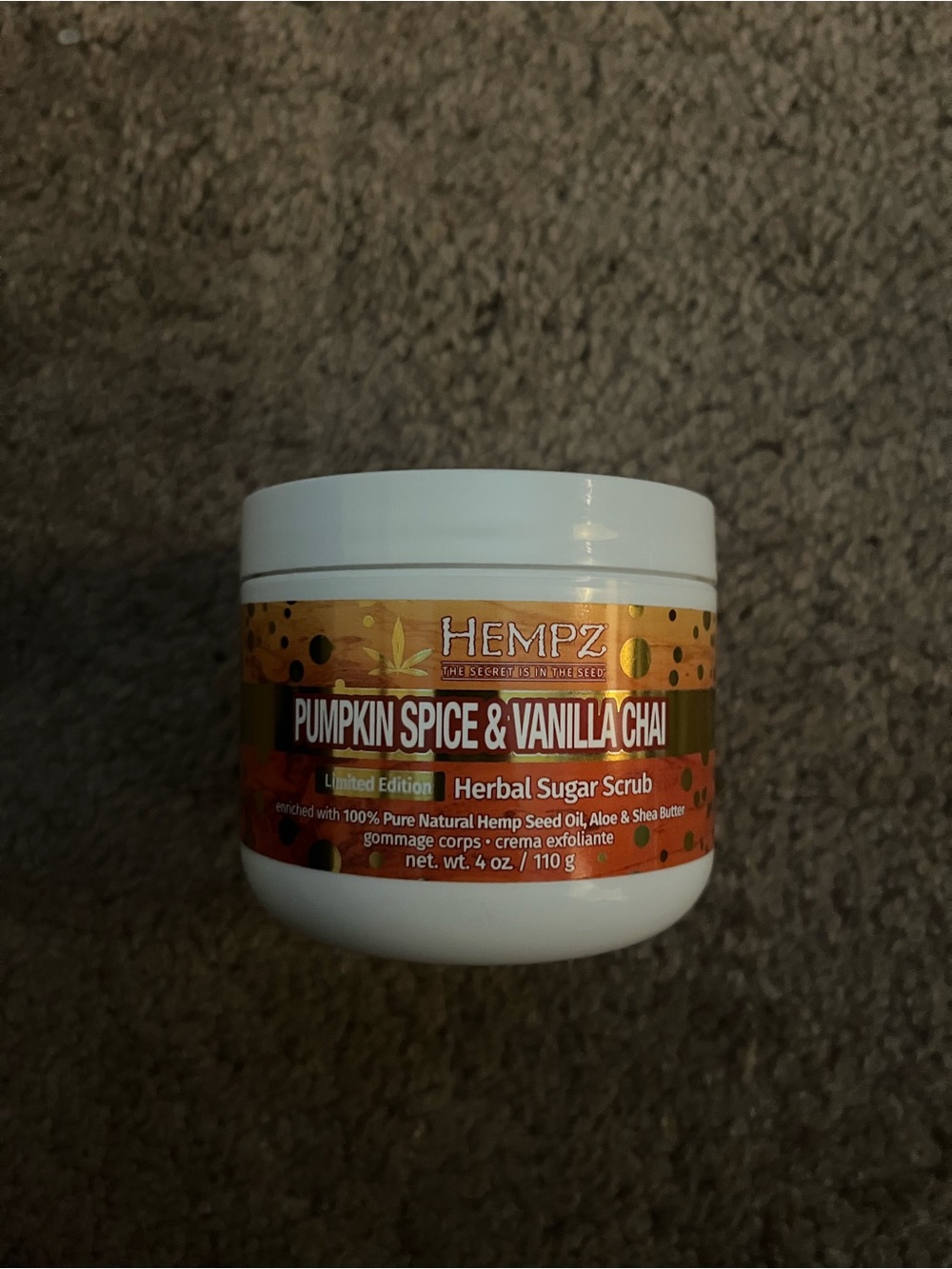 Hempz Pumpkin Spice & Vanilla Chai Scrub - White and Orange